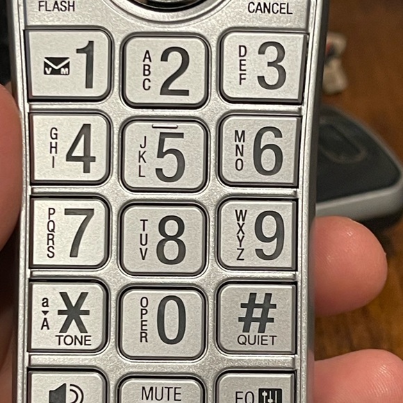 ATT CL82414 3 Handset Cordless Answering System extra handset - Picture 10 of 16